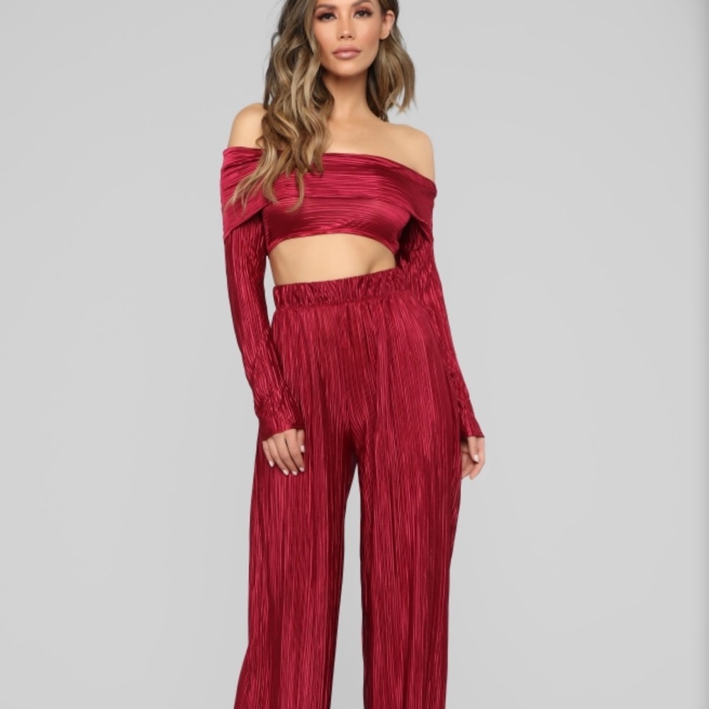 Fashionnova burgundy set ❤️